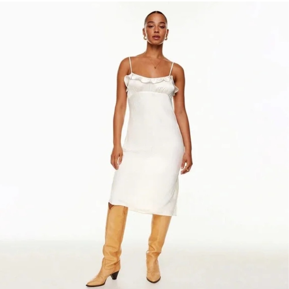 ☁️aritzia ovation dress☁️